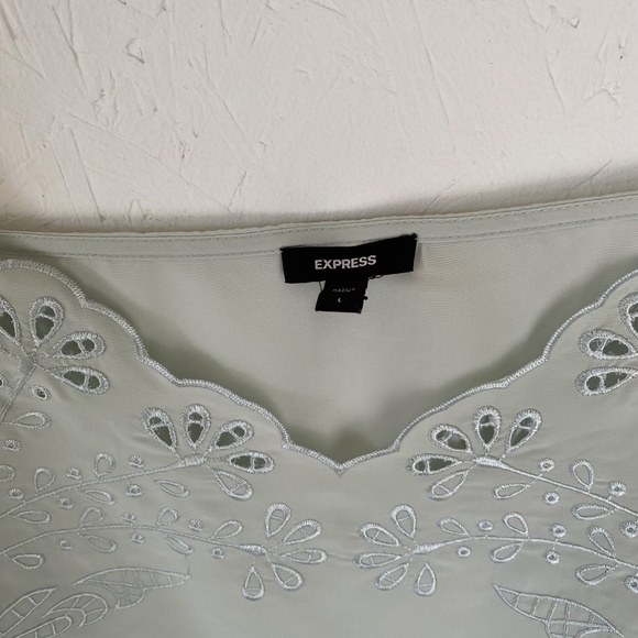 Express Sleeveless blouse - Picture 4 of 7